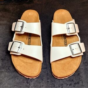 NWOT Women’s Birkenstock Arizona Birko -Flor- White Sandals. Size 10.5